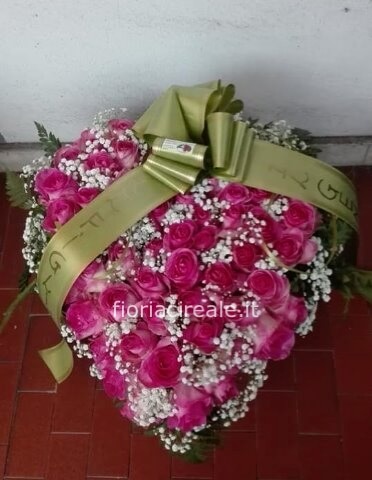 composizione funebre cuore cm 50